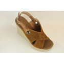 Espadrille compensée avec détail œillet