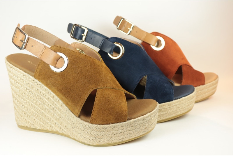 Espadrille compensée cuir avec détail œillet